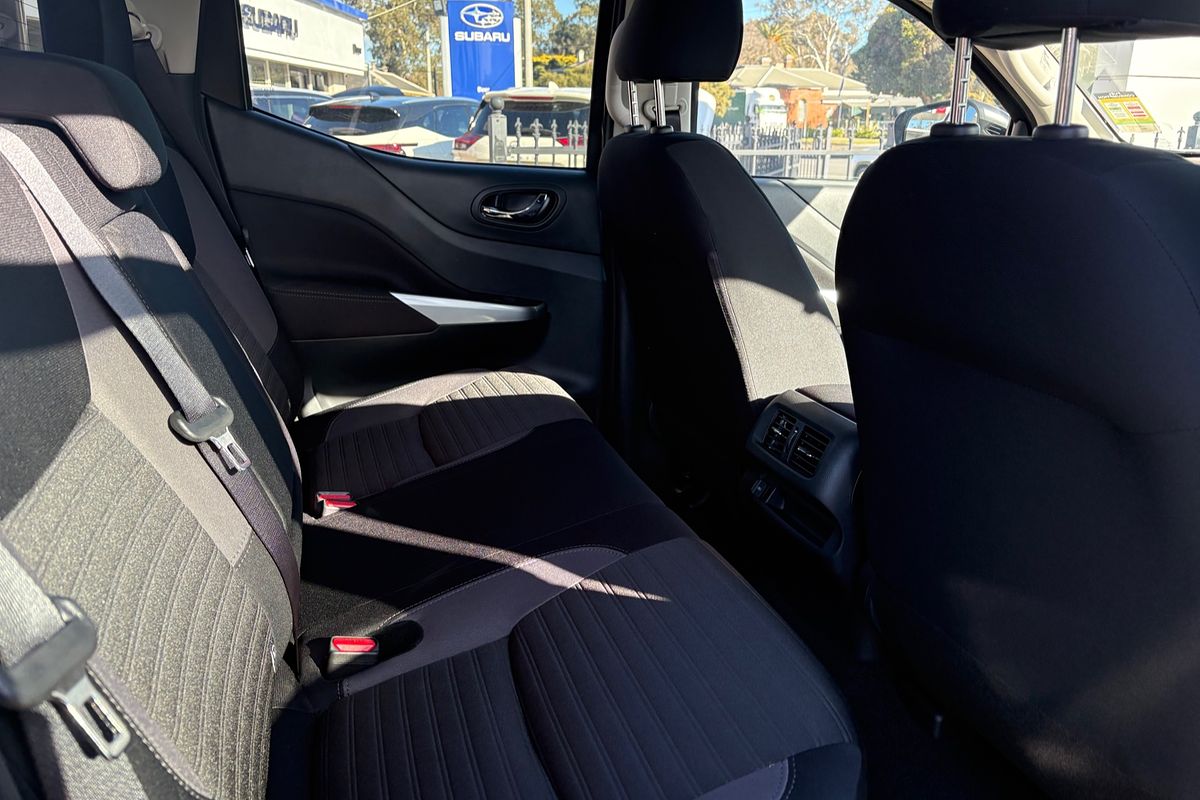 2024 Nissan Navara ST D23 4X4