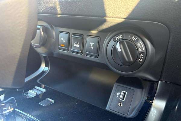 2025 Nissan Navara ST-X D23 4X4