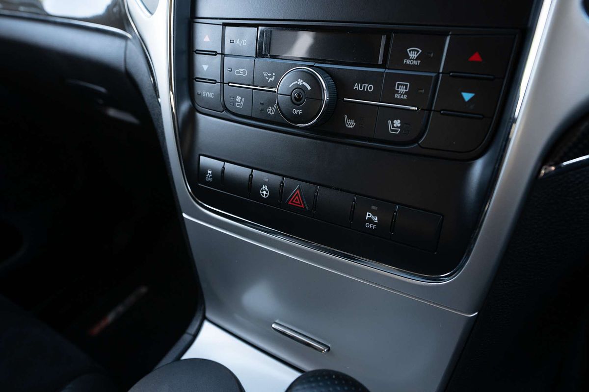 2013 Jeep Grand Cherokee SRT WK
