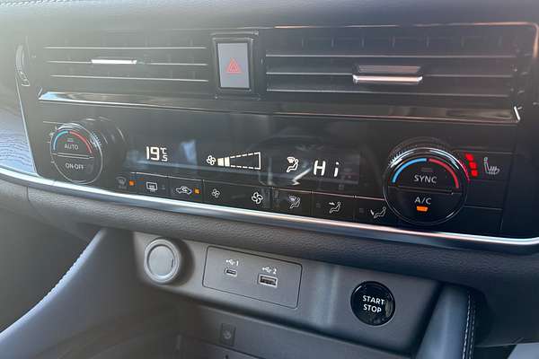 2025 Nissan X-TRAIL ST-L e-POWER T33