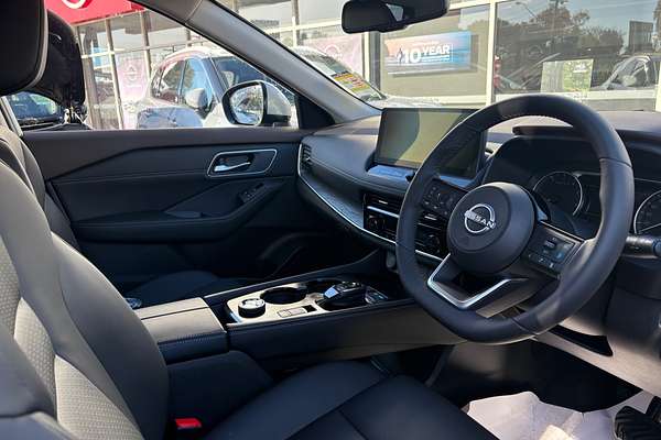 2025 Nissan X-TRAIL ST-L e-POWER T33