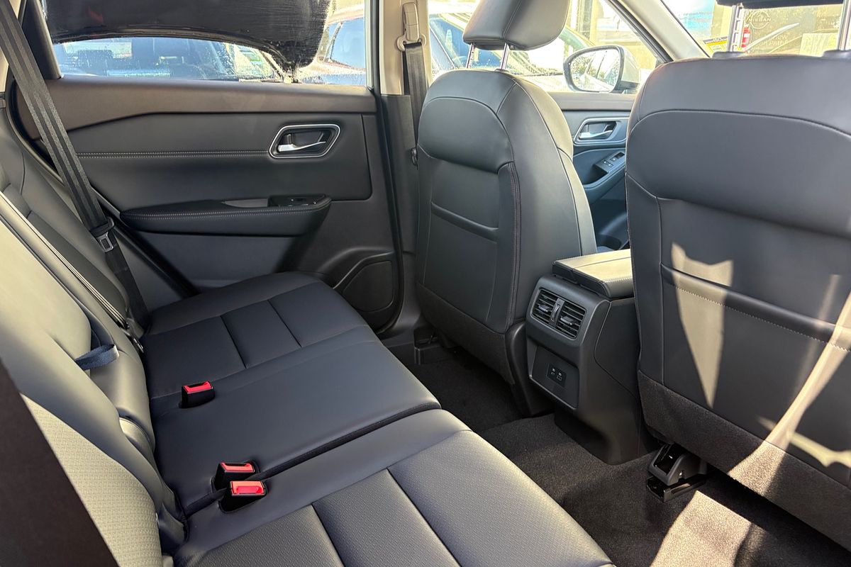 2025 Nissan X-TRAIL ST-L e-POWER T33