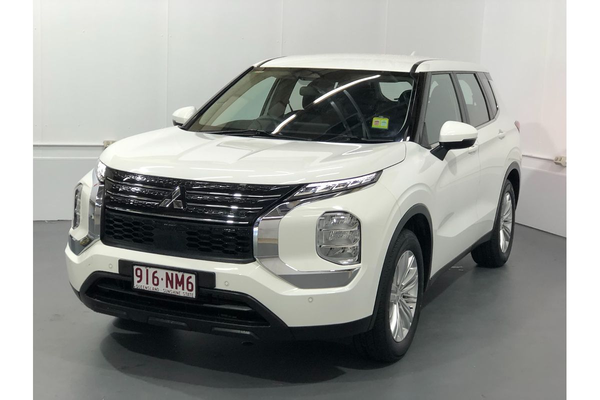 2023 Mitsubishi Outlander ES ZM
