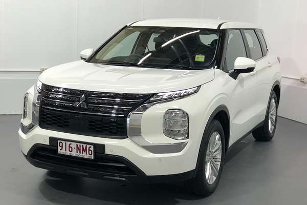 2023 Mitsubishi Outlander ES ZM