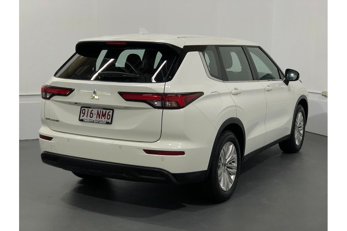 2023 Mitsubishi Outlander ES ZM