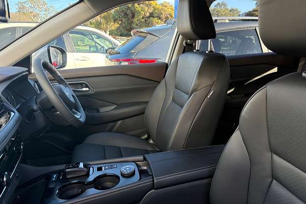 2025 Nissan X-TRAIL ST-L e-POWER T33