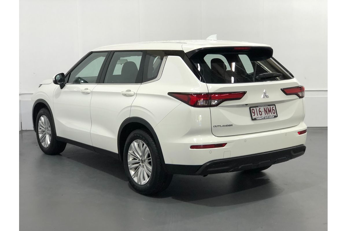 2023 Mitsubishi Outlander ES ZM