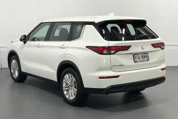 2023 Mitsubishi Outlander ES ZM