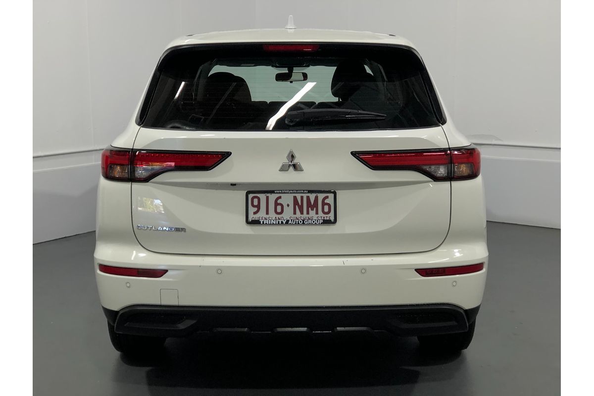 2023 Mitsubishi Outlander ES ZM