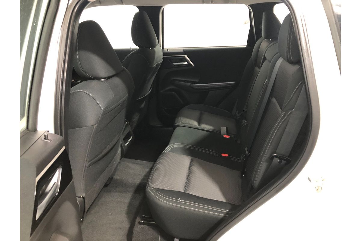 2023 Mitsubishi Outlander ES ZM