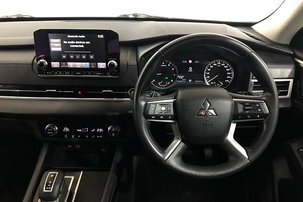 2023 Mitsubishi Outlander ES ZM