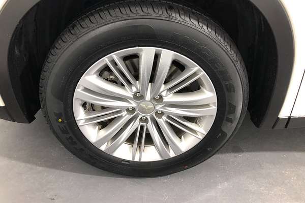 2023 Mitsubishi Outlander ES ZM
