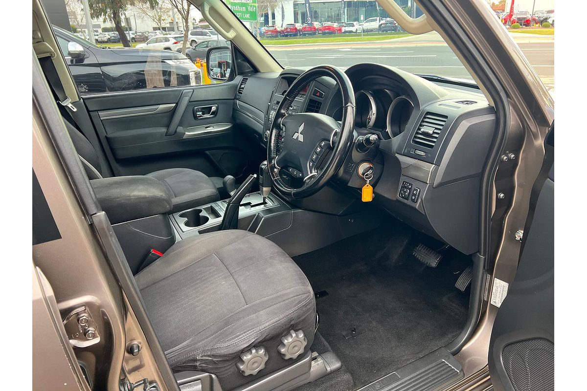 2013 Mitsubishi Pajero GLX-R NW