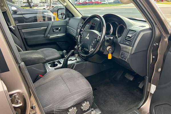 2013 Mitsubishi Pajero GLX-R NW
