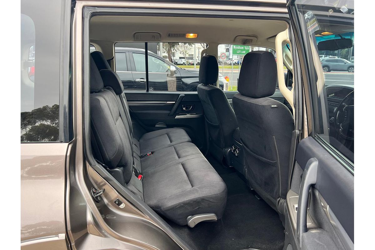 2013 Mitsubishi Pajero GLX-R NW