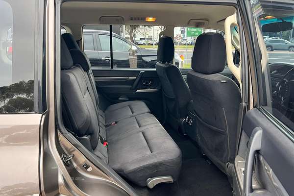 2013 Mitsubishi Pajero GLX-R NW