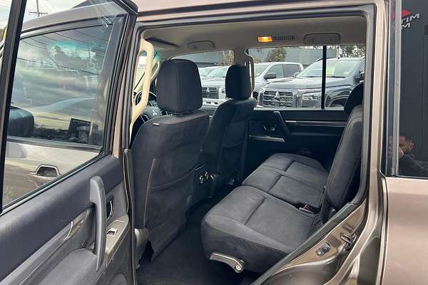 2013 Mitsubishi Pajero GLX-R NW