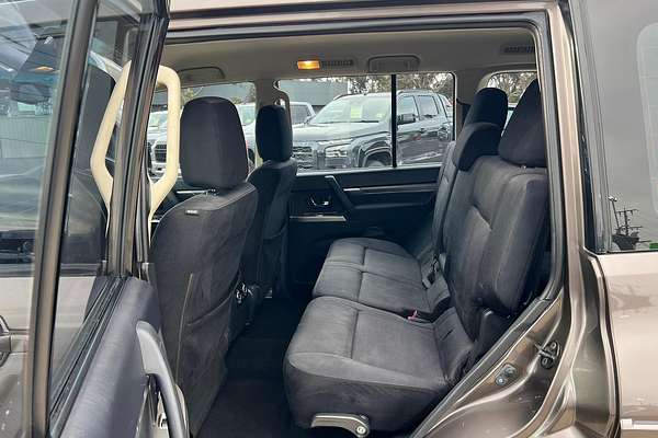2013 Mitsubishi Pajero GLX-R NW