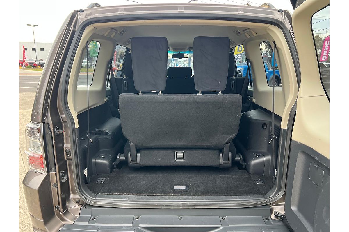 2013 Mitsubishi Pajero GLX-R NW