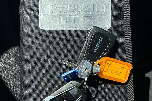 2022 Isuzu D-MAX X-TERRAIN 4X4
