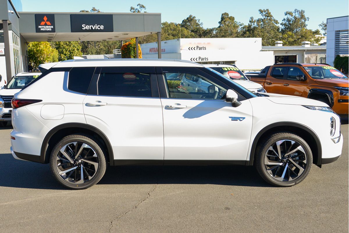 2025 Mitsubishi Outlander PHEV Aspire ZM