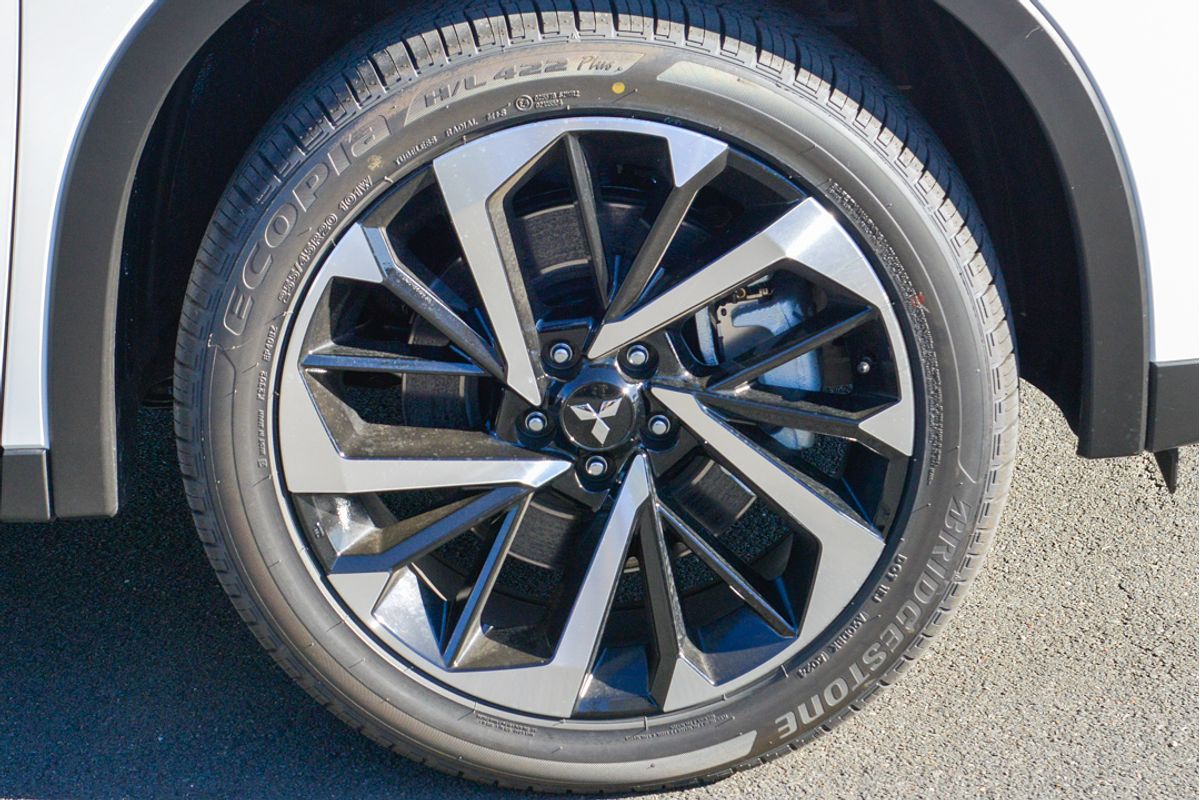 2025 Mitsubishi Outlander PHEV Aspire ZM