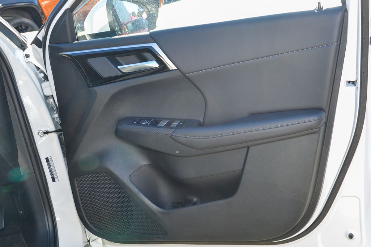 2025 Mitsubishi Outlander PHEV Aspire ZM