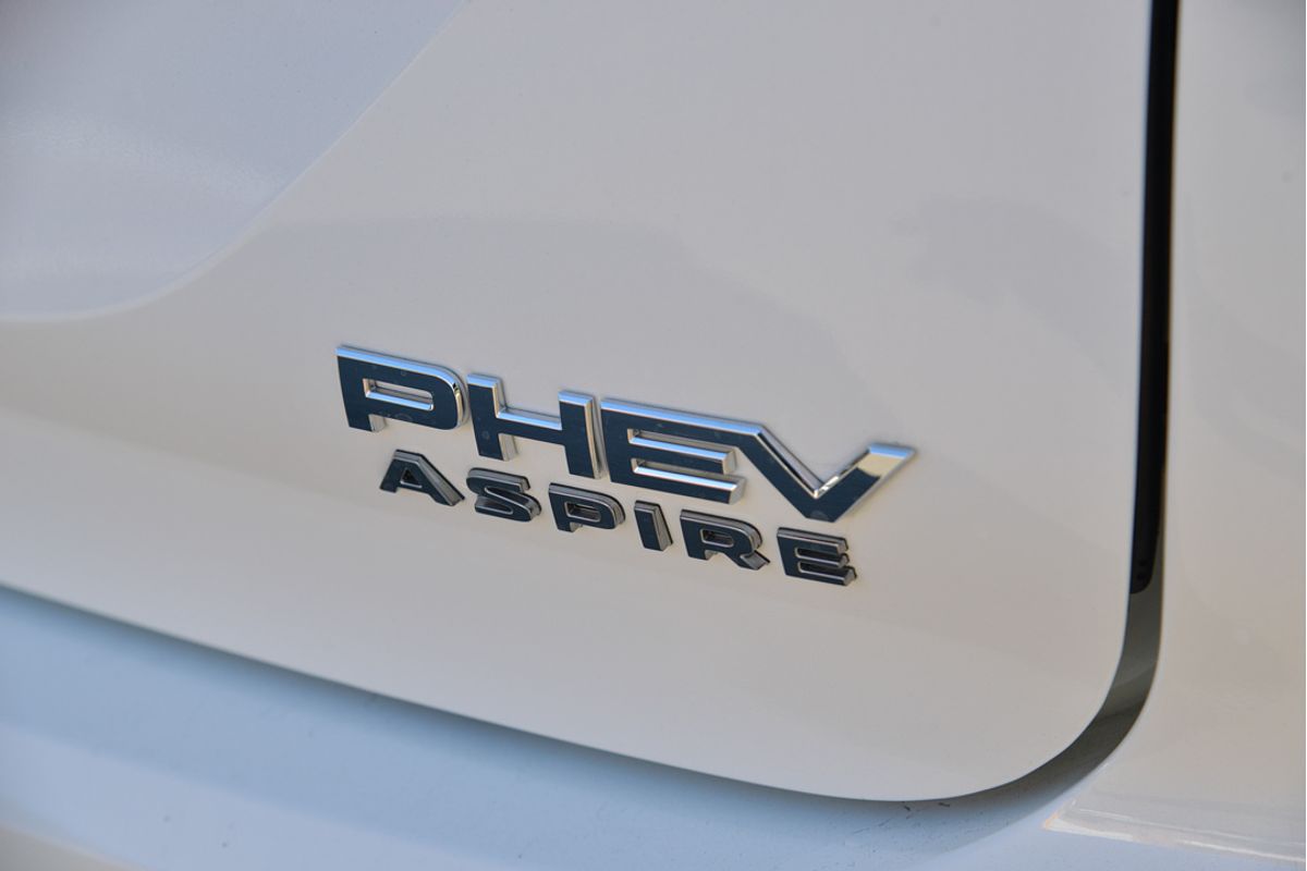 2025 Mitsubishi Outlander PHEV Aspire ZM