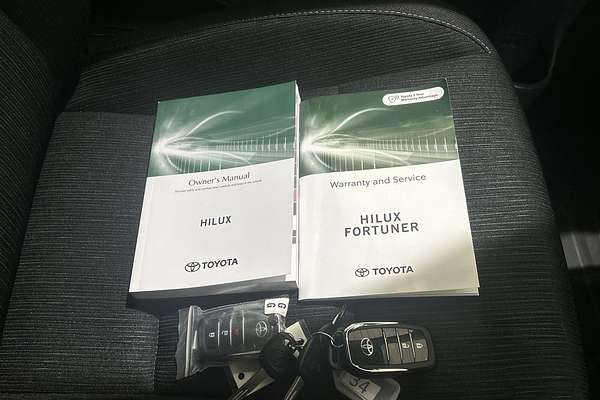 2024 Toyota Hilux SR5 48V GUN126R 4X4
