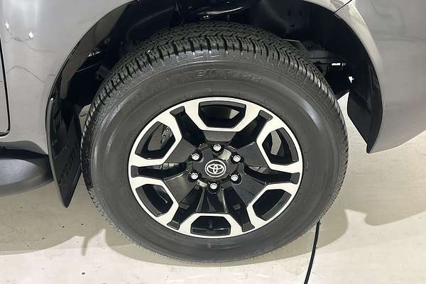 2024 Toyota Hilux SR5 48V GUN126R 4X4