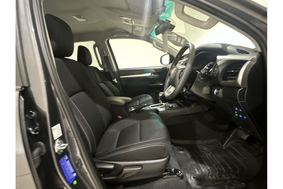 2024 Toyota Hilux SR5 48V GUN126R 4X4