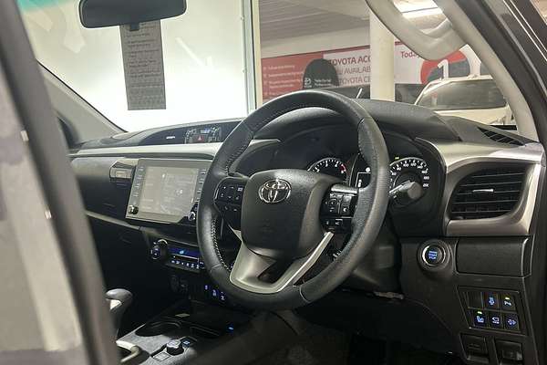 2024 Toyota Hilux SR5 48V GUN126R 4X4