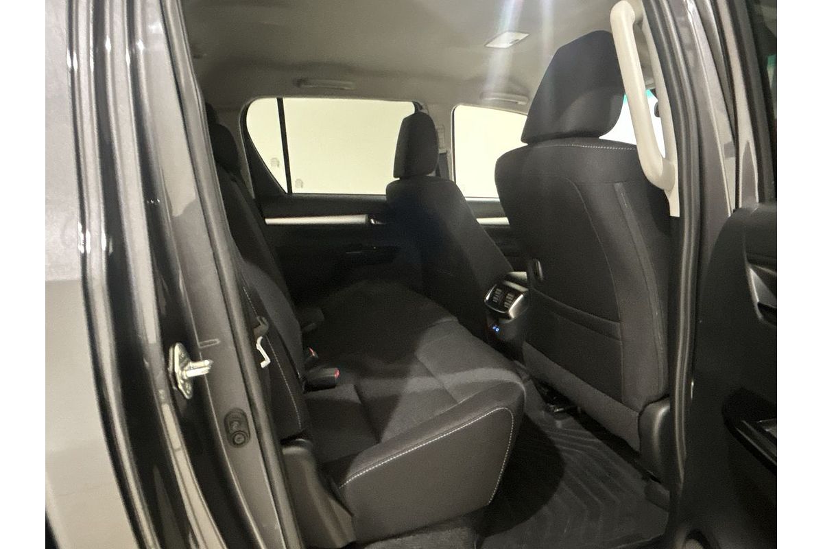 2024 Toyota Hilux SR5 48V GUN126R 4X4
