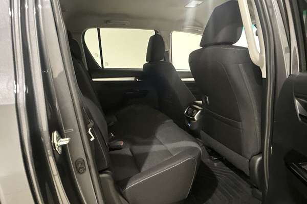 2024 Toyota Hilux SR5 48V GUN126R 4X4
