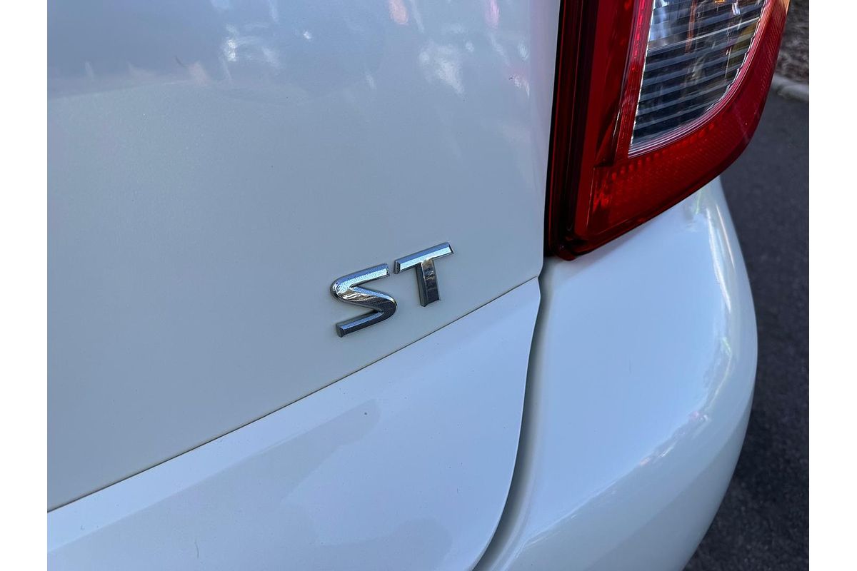 2015 Nissan Micra ST K13