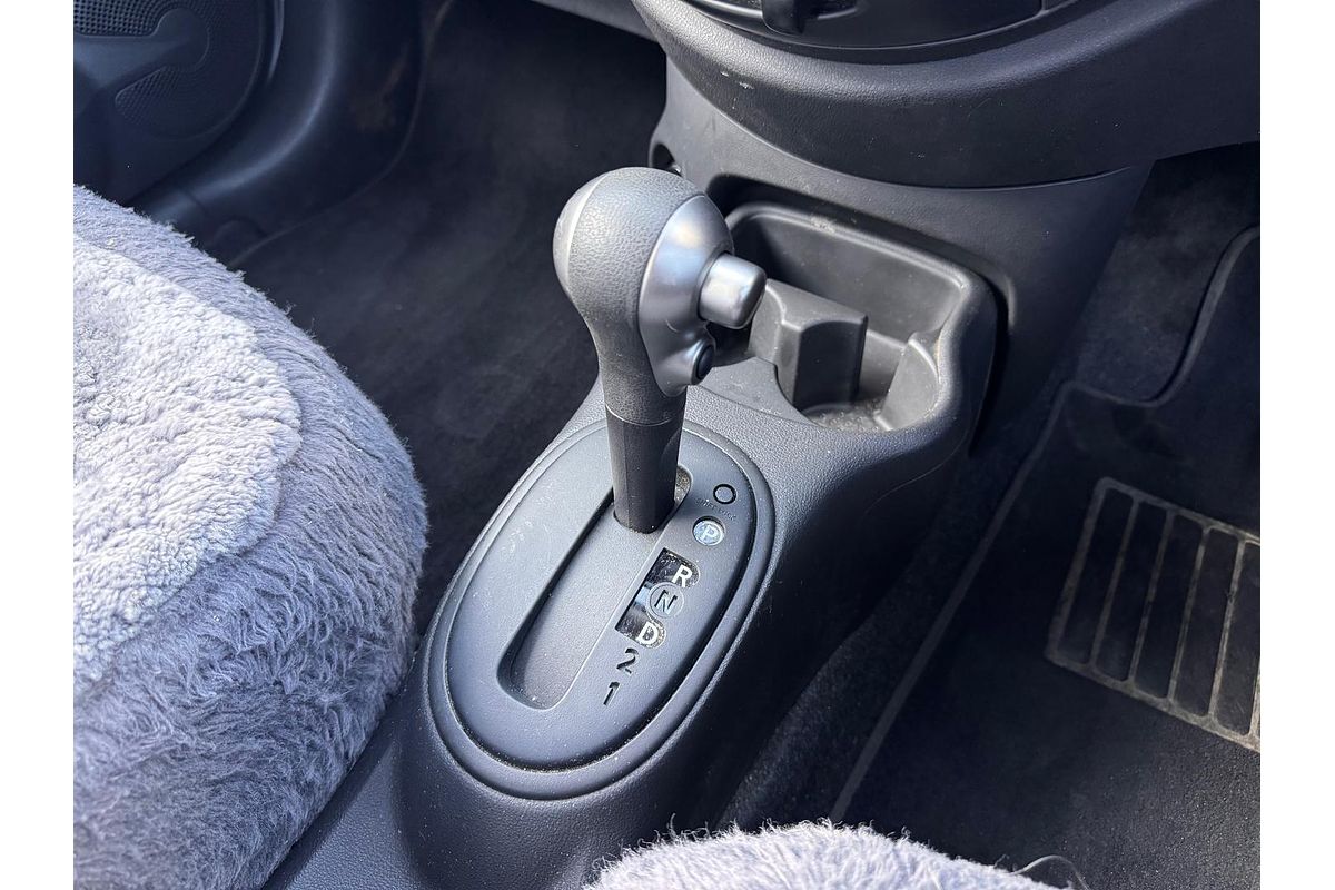 2015 Nissan Micra ST K13