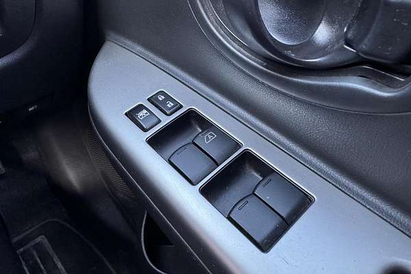 2015 Nissan Micra ST K13