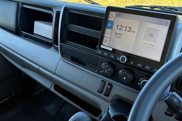 2025 Fuso Canter 4x4