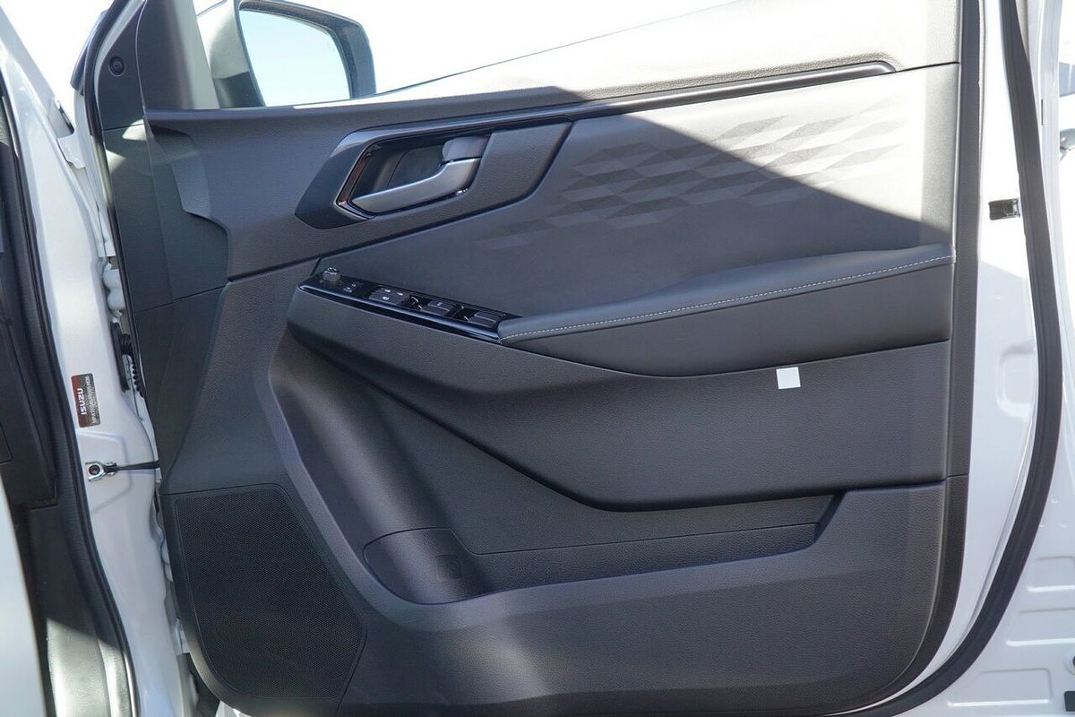 2025 Isuzu D-MAX BLADE 4X4