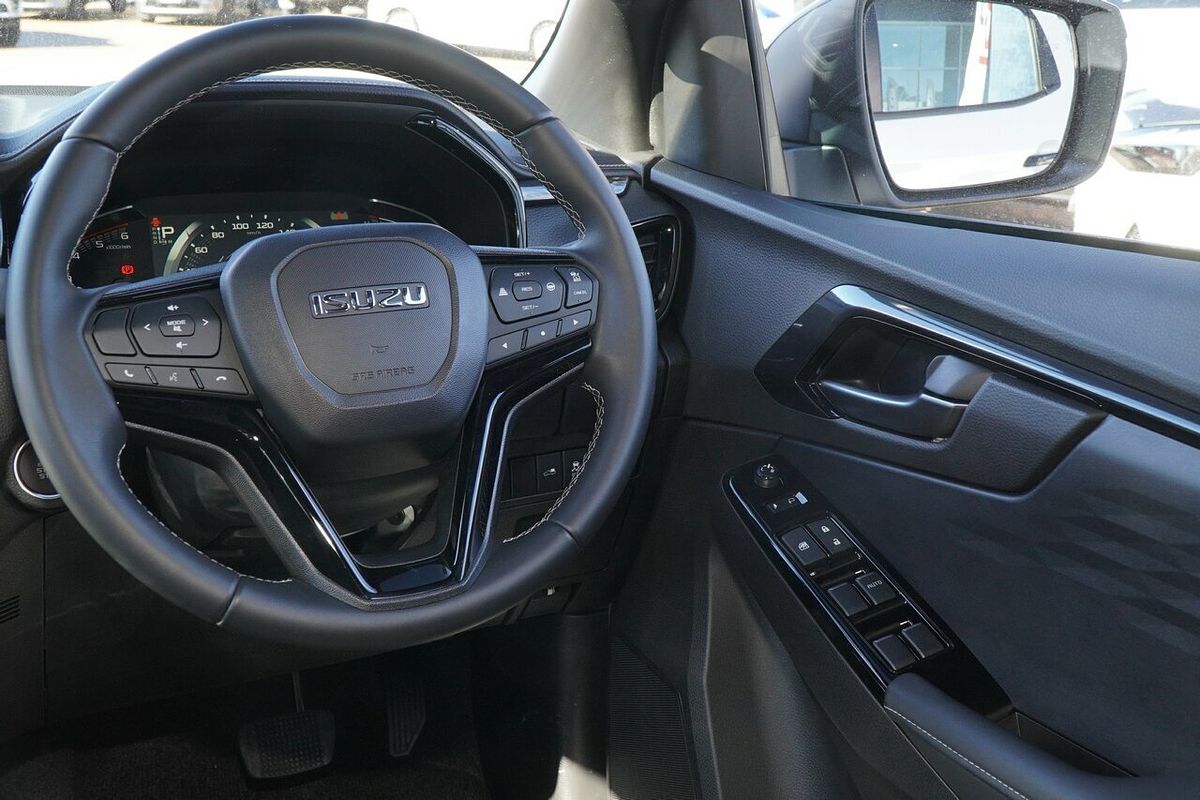 2025 Isuzu D-MAX BLADE 4X4
