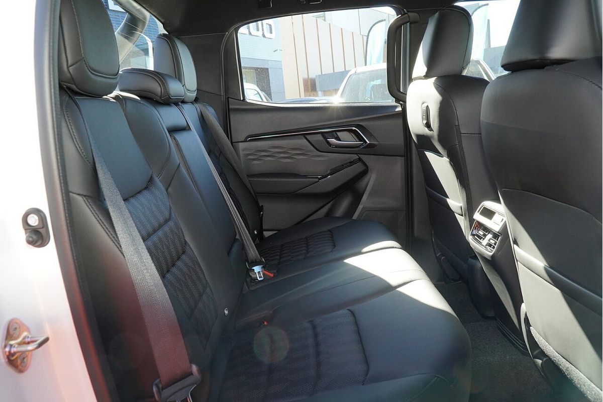 2025 Isuzu D-MAX BLADE 4X4
