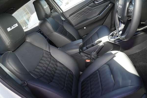 2025 Isuzu D-MAX BLADE 4X4