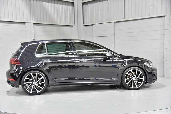 2017 Volkswagen Golf R 7.5