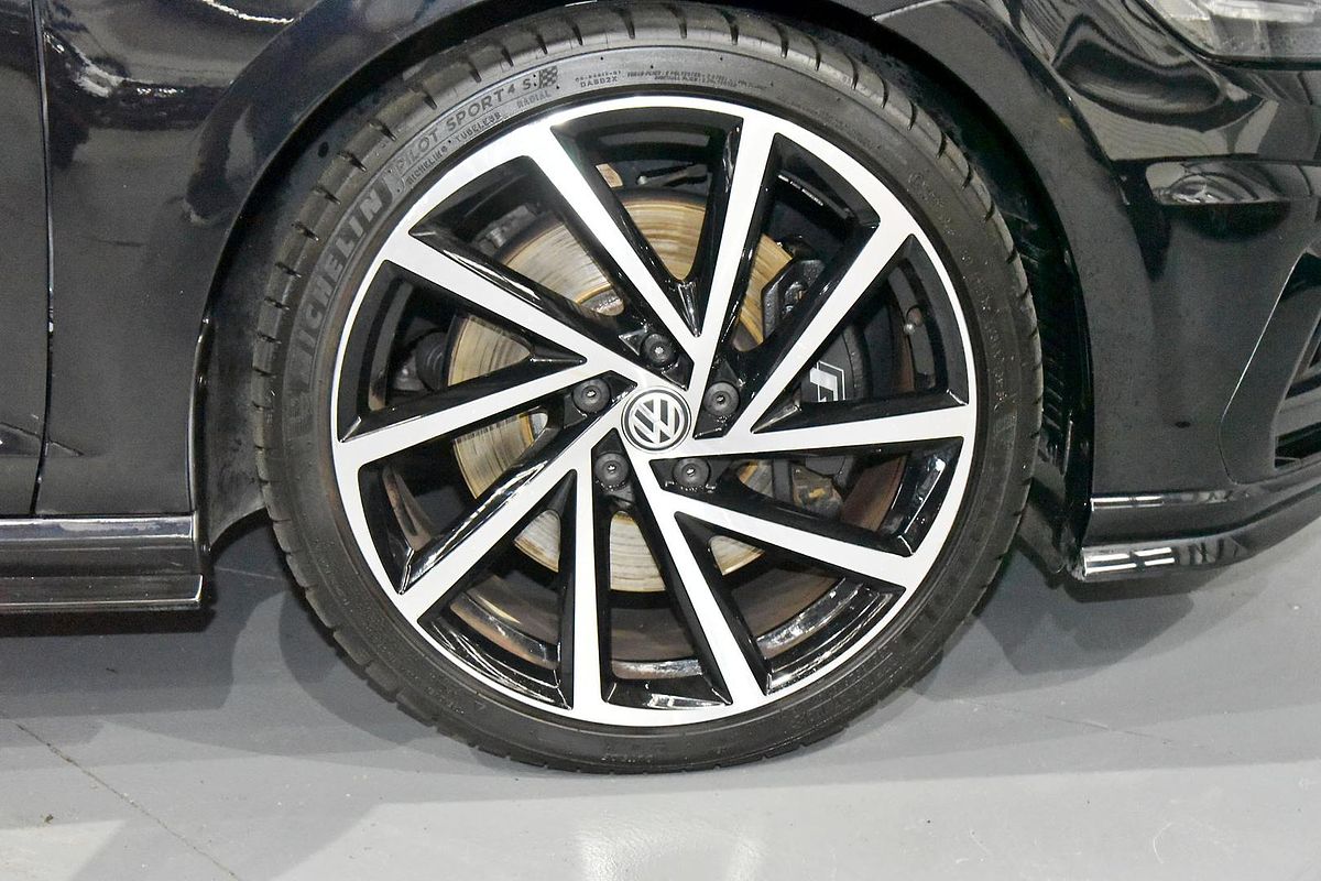 2017 Volkswagen Golf R 7.5