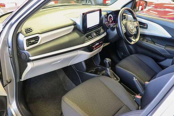 2024 Suzuki Swift Hybrid UZ