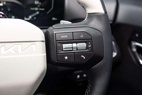 2025 Kia K4 GT-Line CL4m
