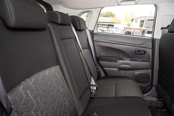 2025 Mitsubishi ASX ES XD