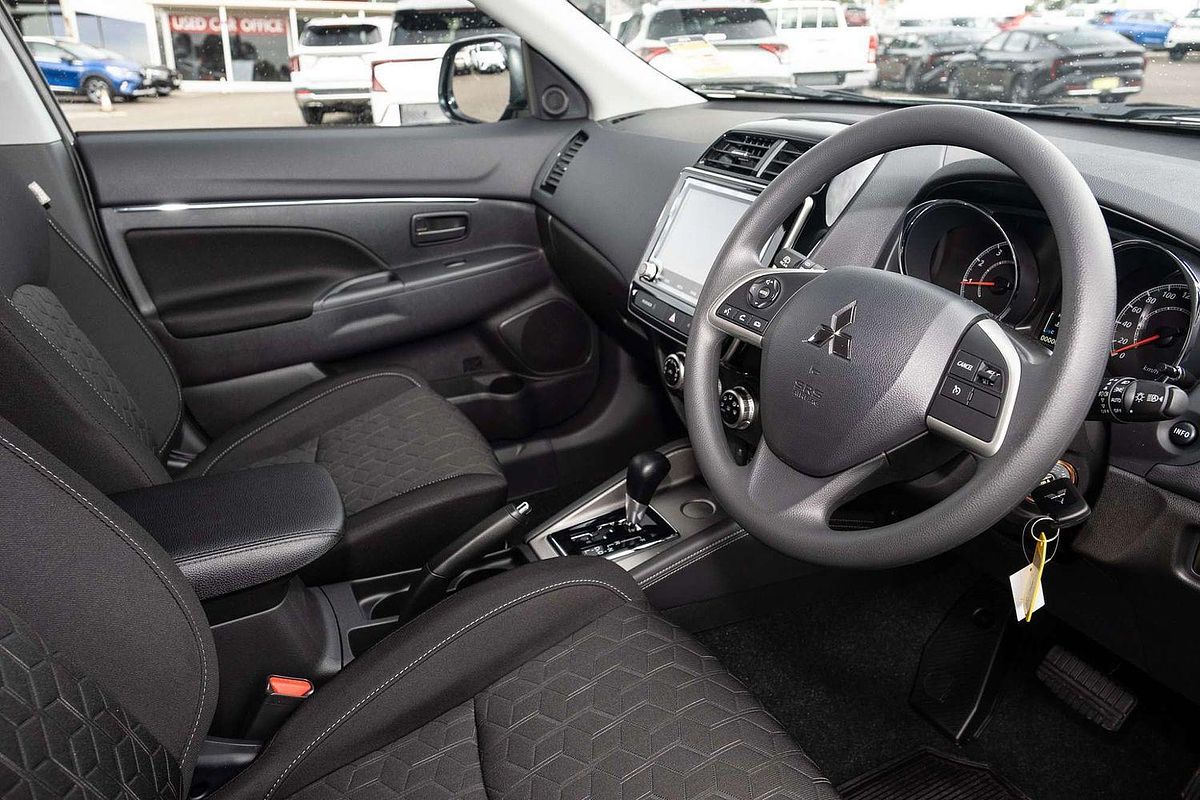 2025 Mitsubishi ASX ES XD