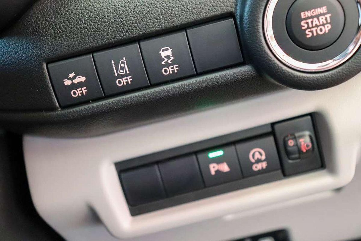 2025 Suzuki Swift Hybrid GLX UZ