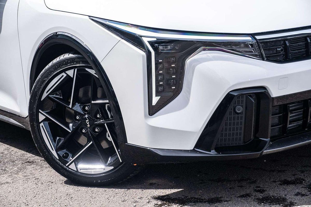 2025 Kia K4 GT-Line CL4m